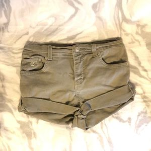 Low-rise Cuffed Shorts